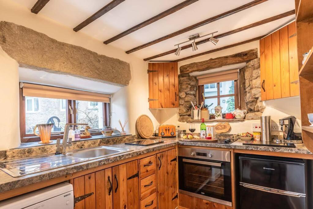 Westside Cottage, Newby, Clapham, Yorkshire Dales National Park, Famous Three Peaks, Near The Lake District, Pets Are Welcome Newby  Exterior foto