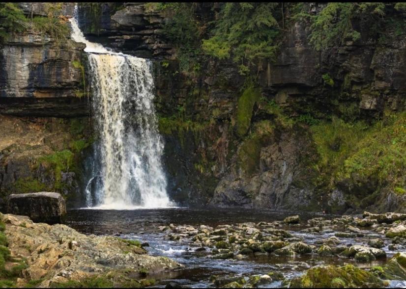 Westside Cottage, Newby, Clapham, Yorkshire Dales National Park, Famous Three Peaks, Near The Lake District, Pets Are Welcome Newby  Exterior foto